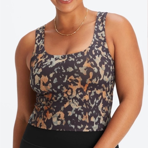 Nwt- Oasis Twist Wild Camo Sports Tank from Fabletics! - Picture 10 of 10
